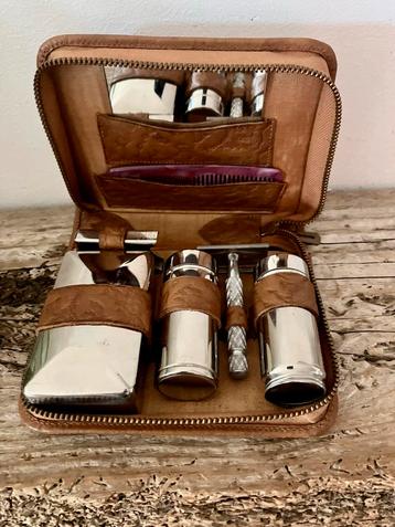 Vintage Verzorgingsset / Scheerset beschikbaar voor biedingen