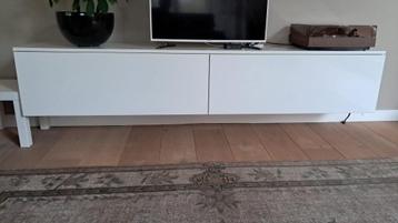 Hoogglans wit (tv) wandmeubel beschikbaar voor biedingen
