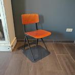 twee schoolstoelen o.a. Marko Ynske Kooistra, Ophalen, Gebruikt, Twee, Bruin