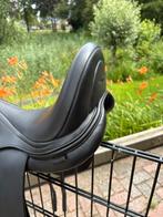 Prestige dressuur zadel, zgan, 17 inch, Dieren en Toebehoren, Paarden en Pony's | Zadels, Ophalen of Verzenden, Zo goed als nieuw