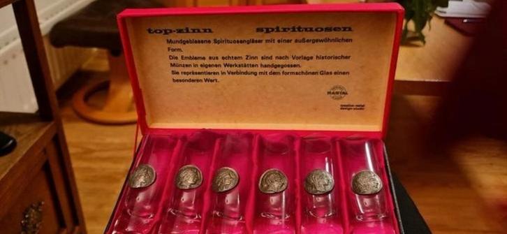 Antieke Rastal top-zinn borrelglaasjes, Verzamelen, Glas en Borrelglaasjes, Zo goed als nieuw, Overige typen, Ophalen of Verzenden