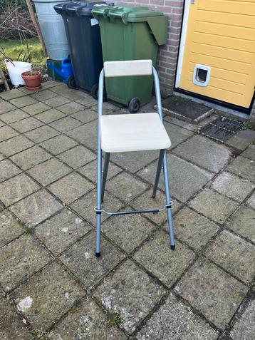 Barkruk  beschikbaar voor biedingen