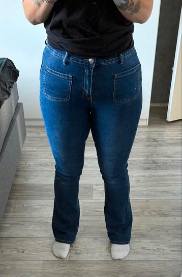 Jeans Flared beschikbaar voor biedingen