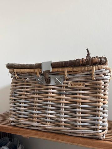 Basil Fietsmand - Riet beschikbaar voor biedingen