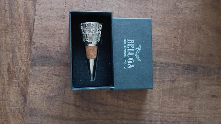 Nieuw in doos Beluga noble russian vodka flessenstop, Verzamelen, Glas en Borrelglaasjes, Nieuw, Overige typen, Ophalen of Verzenden