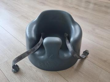 bumbo stoeltje met tafeltje beschikbaar voor biedingen