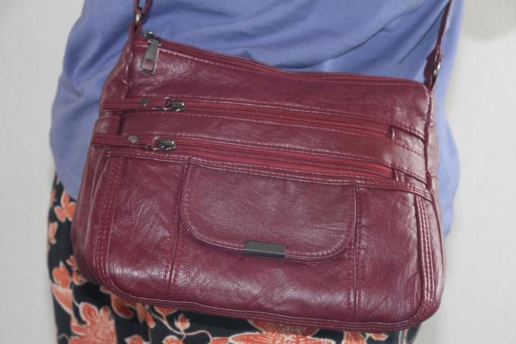 Leren schoudertas (bordeaux), Sieraden, Tassen en Uiterlijk, Tassen | Schoudertassen, Nieuw, Rood, Leer, Ophalen of Verzenden