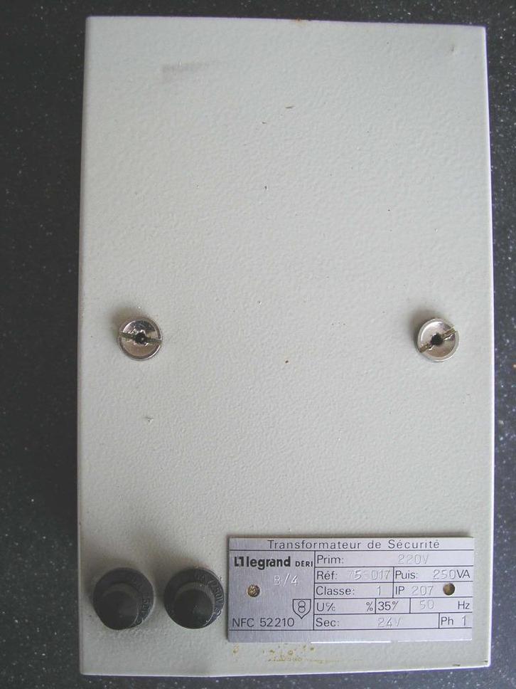 omvormer/gelijkrichter, Doe-het-zelf en Verbouw, Meetapparatuur, Gebruikt, Elektriciteit, Ophalen of Verzenden