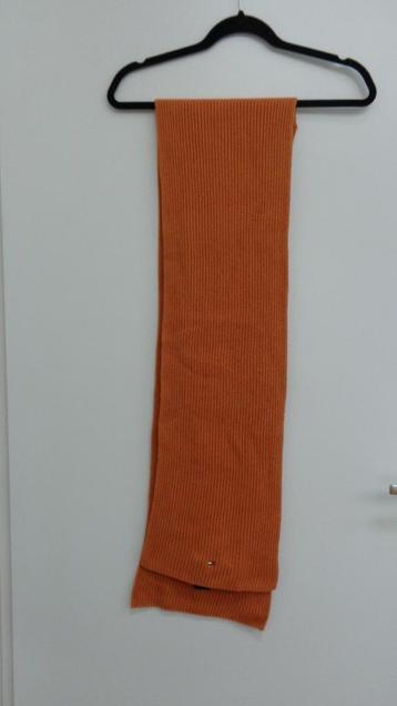 Oranje sjaal Tommy Hilfiger, langwerpig 180x25 cm beschikbaar voor biedingen