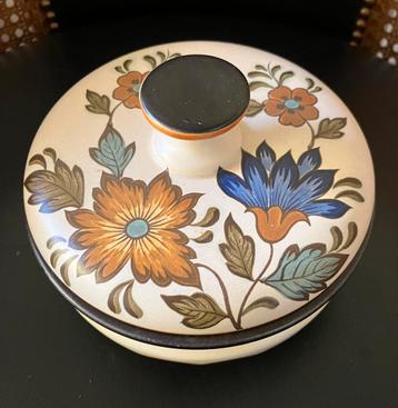 Flora Gouda Plateel Holland schaal beschikbaar voor biedingen