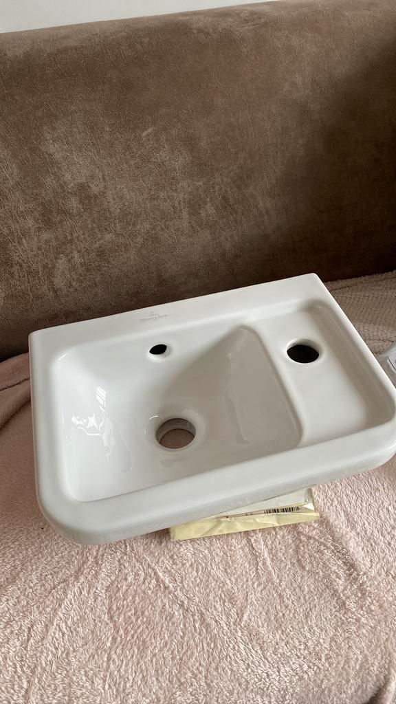 Villeroy & Boch fontein keramiek, Huis en Inrichting, Badkamer | Badkamermeubels, Nieuw, Wasbak of Wastafel, Minder dan 100 cm
