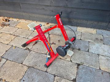 Tacx Fietstrainer - Fietsen in huis! beschikbaar voor biedingen