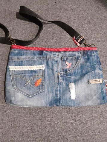 Handgemaakte Jeanstas van gerecyclede jeans - gevoerd (KWF) beschikbaar voor biedingen