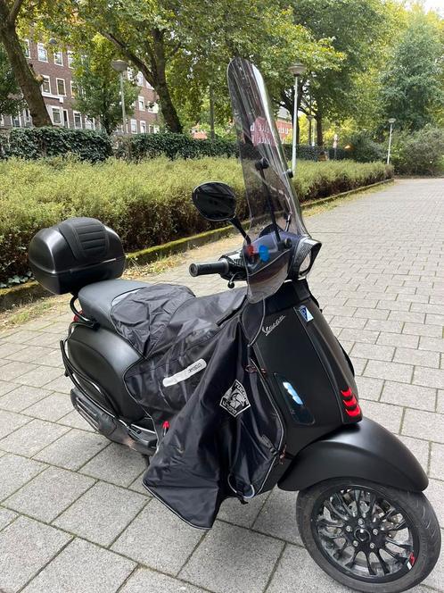 Vespa sprint e5 mat zwart topkoffer, Fietsen en Brommers, Scooters | Vespa, Zo goed als nieuw, Vespa S, Benzine, Ophalen of Verzenden