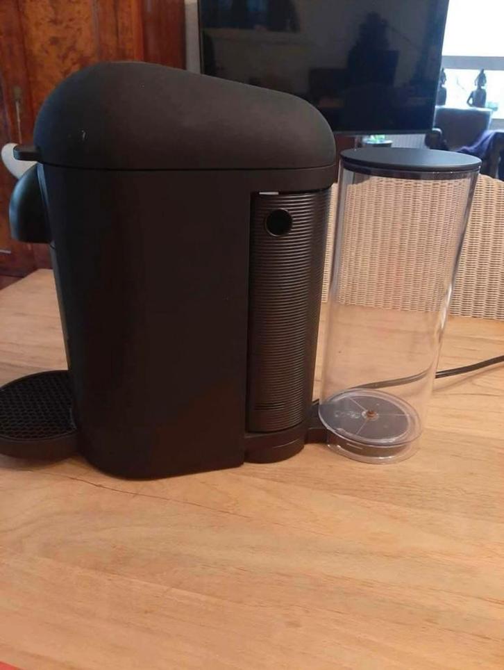 Nespresso Vetruo, Witgoed en Apparatuur, Koffiemachine-accessoires, Zo goed als nieuw, Ophalen
