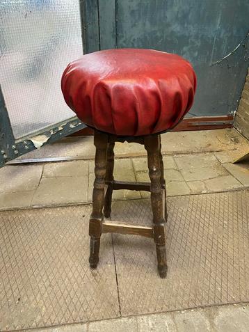 Rode leren vintage barkruk 80cm beschikbaar voor biedingen