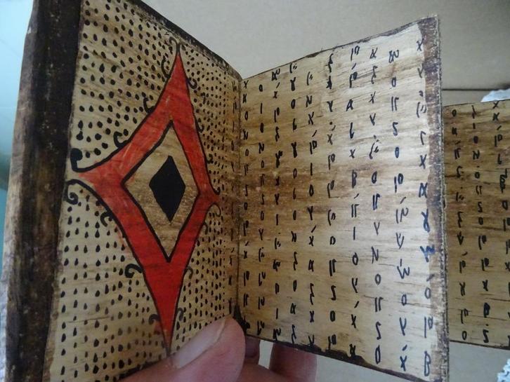 Antiek Batak Sumatra Pustaha boomschorsboek medicijnboek, Antiek en Kunst, Kunst | Niet-Westerse kunst, Ophalen of Verzenden