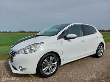 Peugeot 208 1.2 VTi Allure panoramadak, cruise, airco, pdc