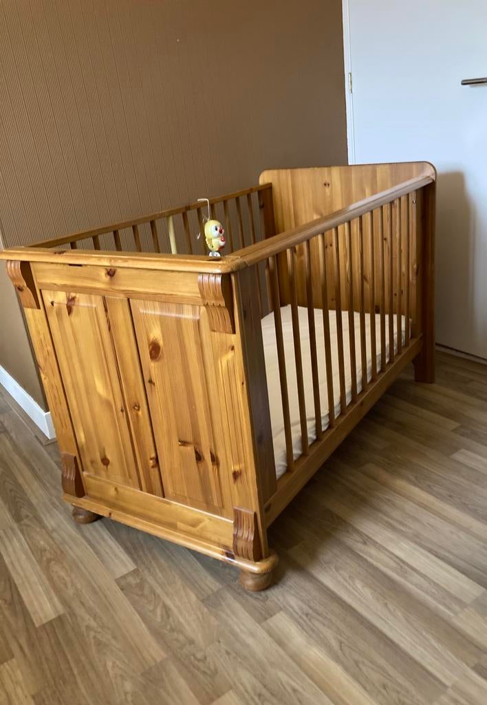 Mooi donker grenen babykamer, Ophalen, Gebruikt, Jongetje of Meisje
