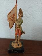 Antieke Soldaat met Vlag Beeldje, Ophalen of Verzenden