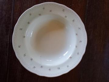 Diepe borden, 4x, diameter 23 cm, 5 cm hoog, roze bloemetjes beschikbaar voor biedingen