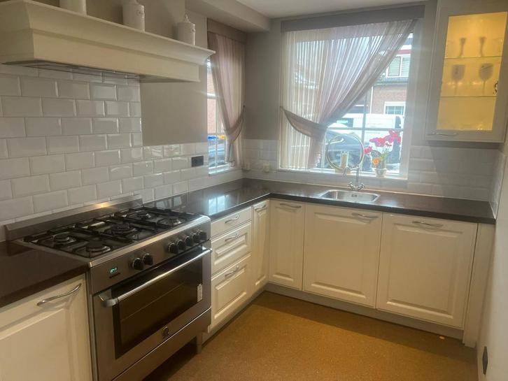 Complete keuken met marmer blad - nette staat!, Huis en Inrichting, Keuken | Complete keukens, Zo goed als nieuw, Hoekkeuken, Wit