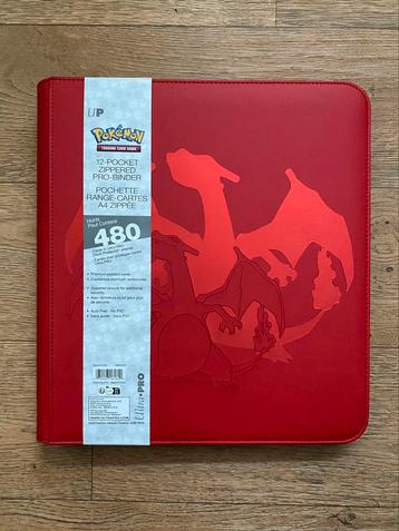 Ultra Pro Elite Series 12-Pocket Zippered Binder ~ Charizard beschikbaar voor biedingen