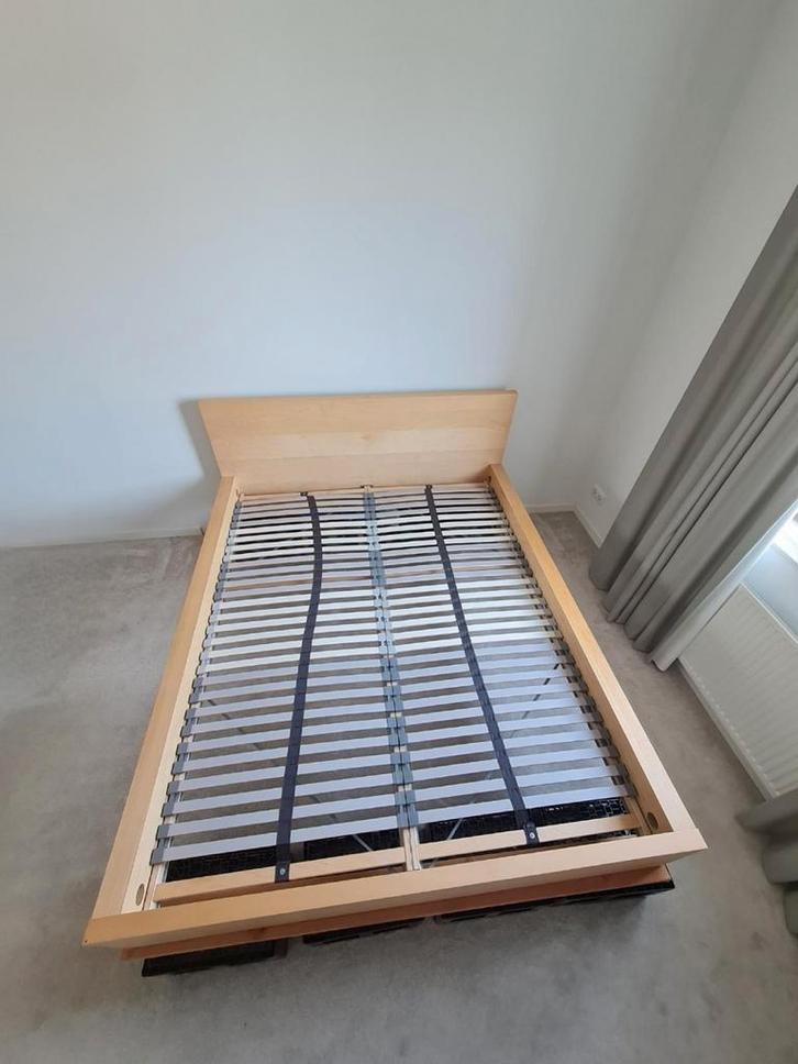 Gratis Malm bed 160x200 + lattenbodems (Ikea), Huis en Inrichting, Slaapkamer | Bedden, Gebruikt, Tweepersoons, 160 cm, 200 cm