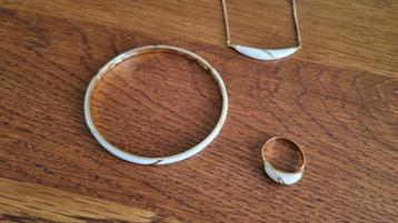 Set van ring, armband en ketting beschikbaar voor biedingen