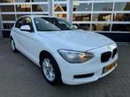 Bmw 1-SERIE 118D BUSINESS + / CRUISECONTROL / AIRCO / NAVI /, Auto's, BMW, 1-Serie, Euro 5, Achterwielaandrijving, 1295 kg