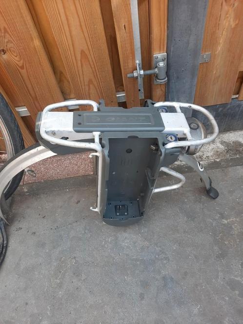 bagagedragers accuhouders controller Giant Twist en Amigo E, Fietsen en Brommers, Fietsaccessoires | Bagagedragers, Zo goed als nieuw