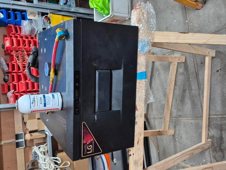 LG CM D30 koellade 12 volt en 220v koelt slecht, Witgoed en Apparatuur, Koelkasten en IJskasten, Zo goed als nieuw, Zonder vriesvak