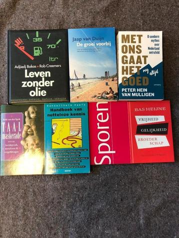 7 boeken over economie en taal beschikbaar voor biedingen