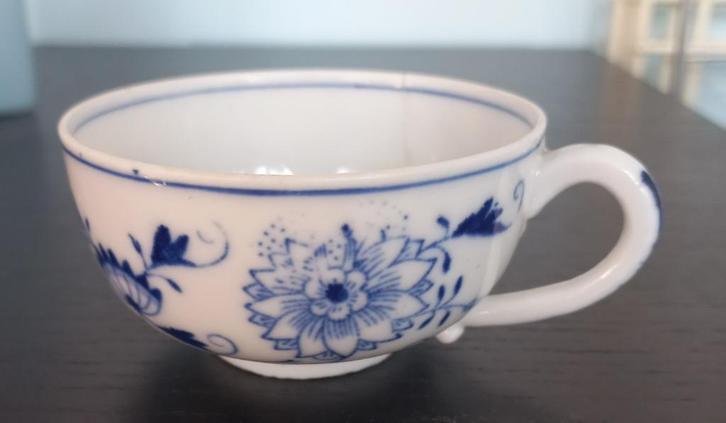 Antiek porseleinen Zwiebelmuster kopje, Antiek en Kunst, Antiek | Servies los, Ophalen of Verzenden