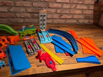Hot Wheels Baan Onderdelen - Eindeloos Plezier! beschikbaar voor biedingen