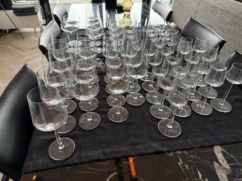 Iittala essence glas servies 55-delig, Huis en Inrichting, Keuken | Servies, Zo goed als nieuw, Glas of Glazen, Overige stijlen