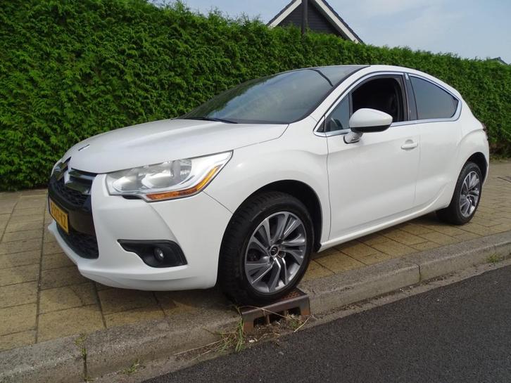 Citroen DS4 1.6 VTI SO CHIC-Navi-Cruise-Blth-Media-Pdc-Hlf L, Auto's, Citroën, DS4, ABS, Airbags, Bluetooth, Boordcomputer, Centrale vergrendeling