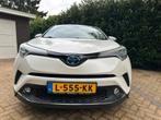 Toyota C-HR 1.8 Hybrid 122pk CVT 2017 Wit, Zwart, 4 cilinders, SUV of Terreinwagen, 1395 kg
