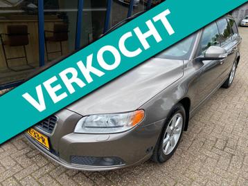 Volvo V70 2.5FT Momentum LEER / XENON / TREKHAAK beschikbaar voor biedingen
