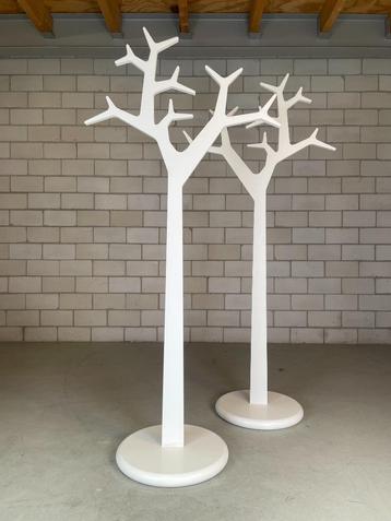 Swedese Tree kapstok by Michael Young & Katrin Olina beschikbaar voor biedingen