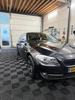 BMW 5-Serie 520i 184pk Aut. 2011 Grijs, Auto's, Achterwielaandrijving, 4 cilinders, 2000 kg, Origineel Nederlands