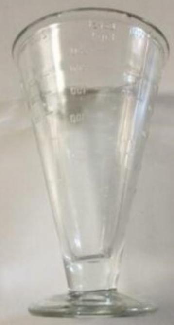 Oud Maatglas Persglas Sago Griesmeel Gerst etc. schenktuit beschikbaar voor biedingen