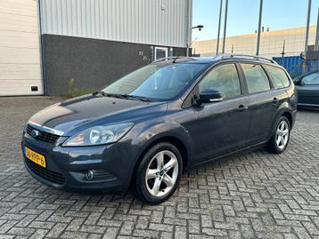 Ford Focus Wagon 1.6 Comfort 2011 Airco beschikbaar voor biedingen