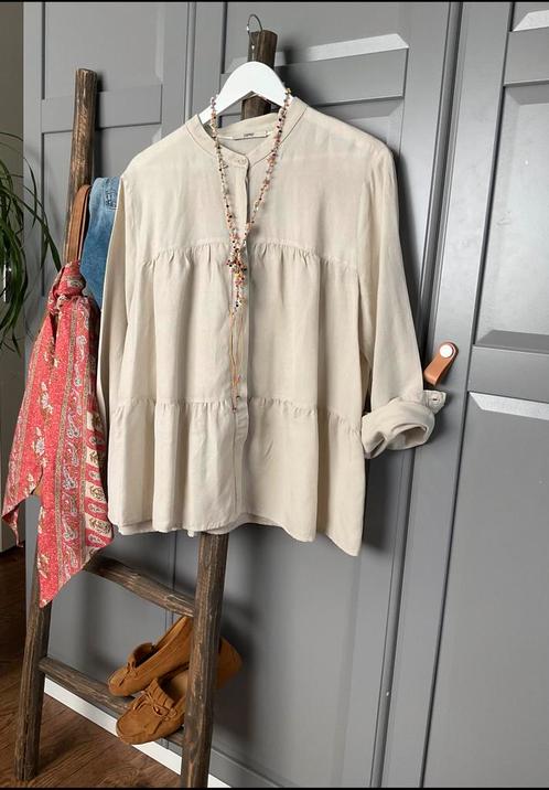 Esprit nonchalant dragende blouse in zand tint mt. 40 / 42, Kleding | Dames, Blouses en Tunieken, Nieuw, Maat 42/44 (L), Beige