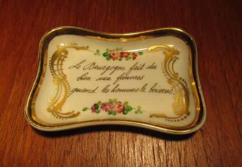 Limoges France Schaaltje Le Bourgogne, Antiek en Kunst, Antiek | Porselein, Ophalen of Verzenden
