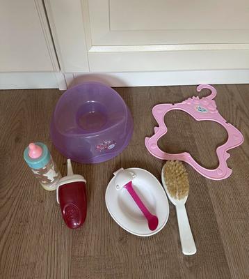 Baby born spullen, poppen potje . beschikbaar voor biedingen