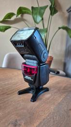 NIKON SB700, Audio, Tv en Foto, Fotografie | Flitsers, Ophalen of Verzenden, Zo goed als nieuw, Nikon, Kantelbaar