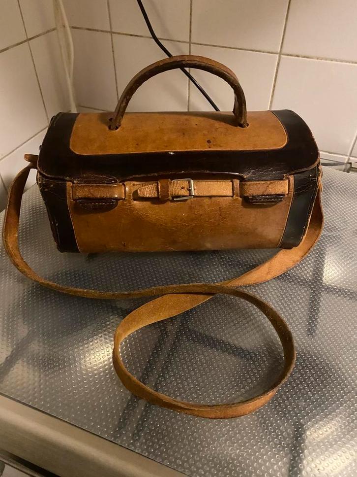 HANDGEMAAKTE ZADEL LEDEREN SCHOUDERTAS., Motoren, Accessoires | Koffers en Tassen, Gebruikt, Ophalen of Verzenden