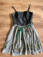 Mooie jurk met borduursel - Maat 36, Kleding | Dames, Jurken, Ophalen of Verzenden, Zo goed als nieuw, Knielengte, Steps