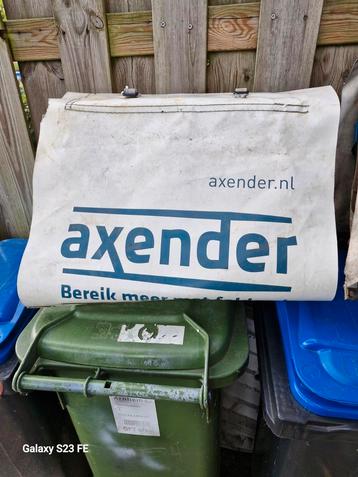 Krantenfietstas - Axender beschikbaar voor biedingen